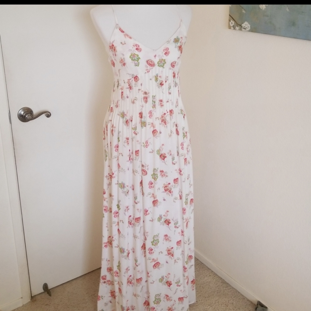 BOGO 💥Feminine Maxi Dress